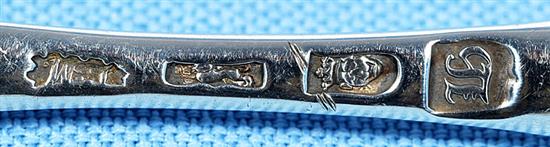 An early George III silver marrow scoop, Length 214mm Weight 1.3oz/41grms